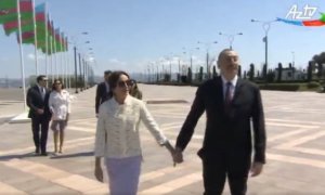 Prezident və ailəsi Bayraq Meydanında – səmimi görüntülər (VİDEO)