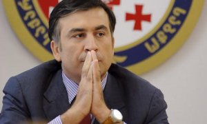 Saakaşvili: “Pul sarıdan anam kömək edir”