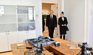 Prezidentlə xanımı Bakıda Uşaq-Gənclər İnkişaf Mərkəzində – Fotolar