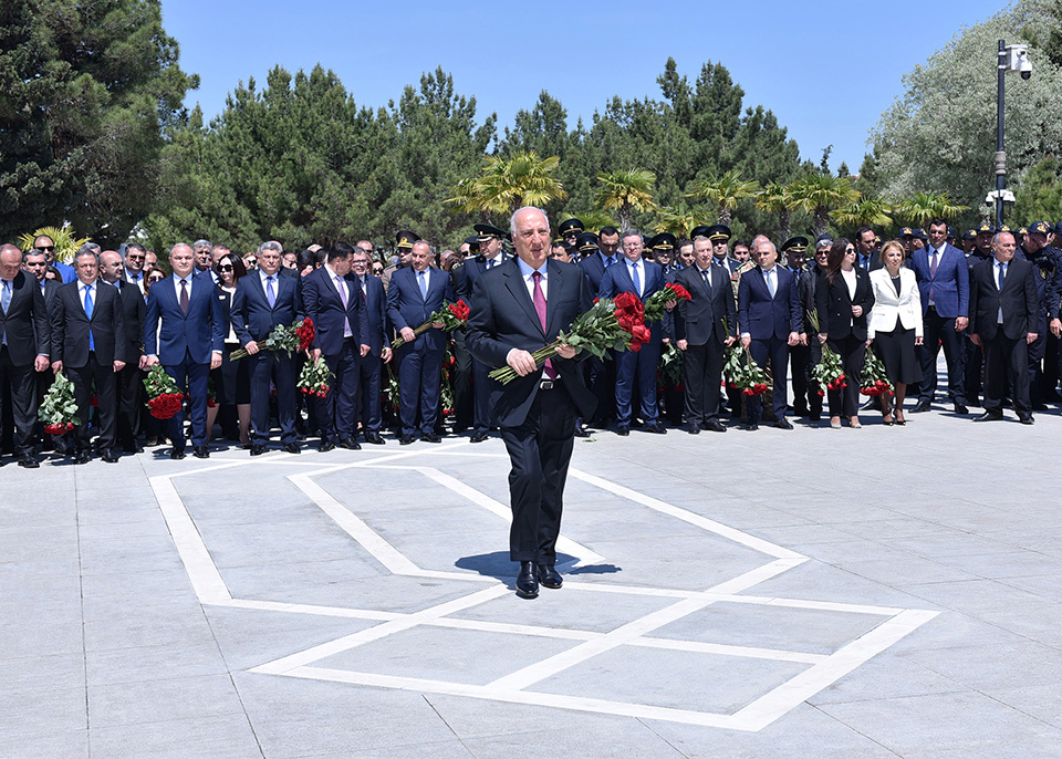 Sumqayıtda Ümummilli Lideri Heydər Əliyevin xatirəsi anıldı -