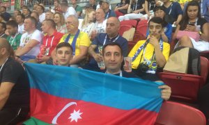 Dünya çempionatının oyunlarında azarkeşlər Azərbaycan və Türkiyənin bayraqlarını dalğalandırıblar