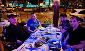 Elmar Vəliyev oğlu ilə restoranda – Yeni foto