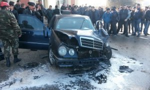 Nərimanovda “Mercedes” dirəyə ÇIRPILDI – sürücü öldü