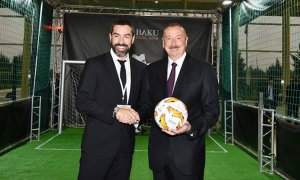 İlham Əliyev məşhur futbolçu ilə görüşdü – Foto