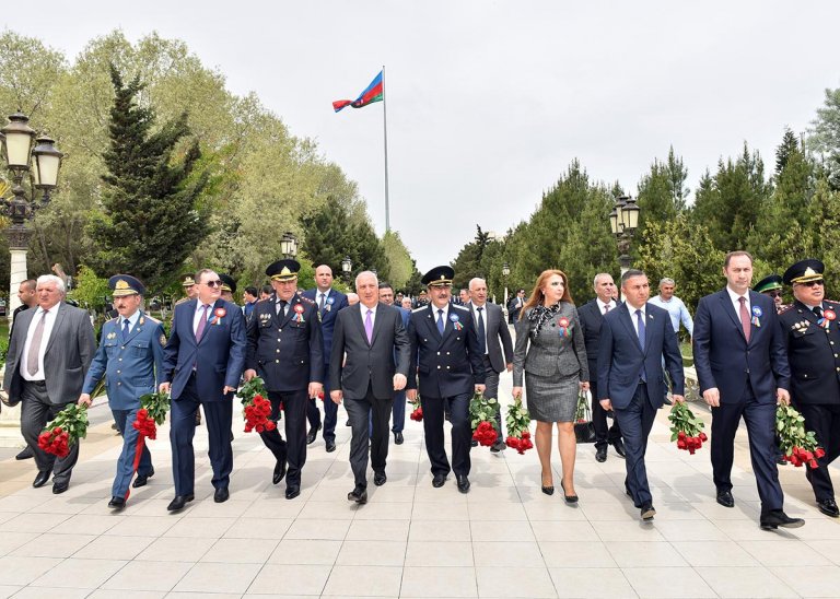 Sumqayıtda Ümummilli Lider Heydər Əliyevin xatirəsi anıldı Sumqayıtda Ümummilli Lider Heydər Əliyevin xatirəsi anıldı