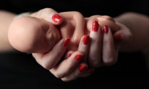 “Valideynlər biabırçılığı belə ört-basdır edir” – 15-19 yaşlı qızların abort sayı artır