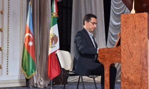 Meksikalı pianoçu Xesus Lepe Rikon Sumqayıtda konsert verib