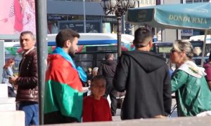 Türkiyədə Azərbaycan bayrağına etiraz edən gəncin cavabını BELƏ VERDİLƏR – VİDEO