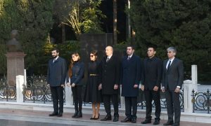 Prezident Heydər Əliyevin məzarını ziyarət etdi – Video + Fotolar