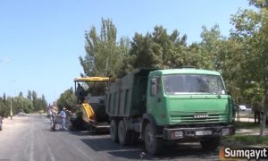 Sumqayıtda Üzeyir Hacıbəyov küçəsinə asfalt vurulur