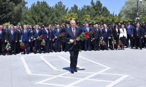 Sumqayıtda Ümummilli Lideri Heydər Əliyevin xatirəsi anılıb