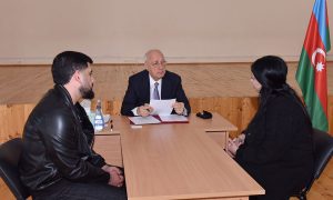 Zakir Fərəcov sakinlərin müraciətini dinlədi