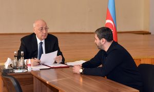 Zakir Fərəcov Corat qəsəbəsində sakinlərlə görüşüb