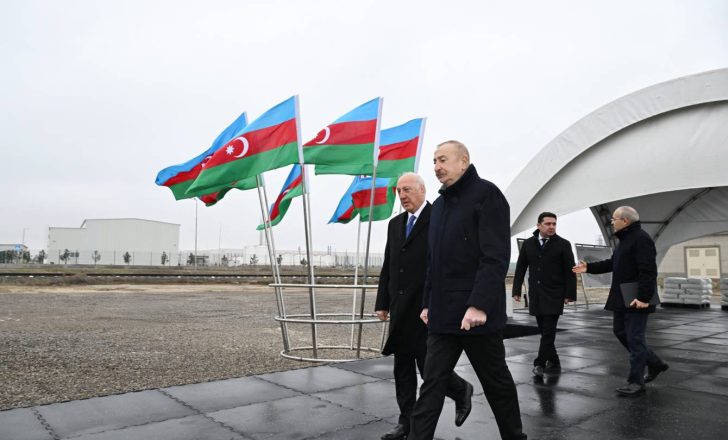 Prezident İlham Əliyev Sumqayıt Sənaye Parkında polipropilen və laminatlı kisə istehsalı müəssisəsinin təməlini qoyub