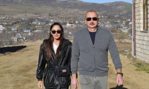 Prezident xanımı və qızı ilə Xocavəndə getdi