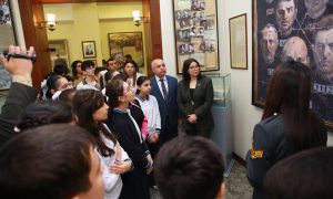 Səbinə Salmanovanın təşəbbüsü ilə Sumqayıt məktəbliləri Memorial Soyqırımı Muzeyini ziyarət edib