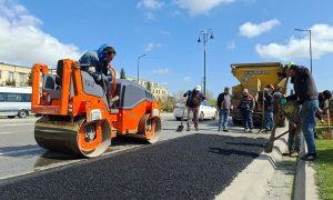 Sumqayıtda yağışın dağıtdığı yollar asfaltlanır – FOTO (VİDEO)