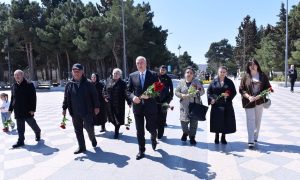 Sumqayıtda Aprel şəhidlərinin xatirəsi anılıb