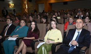 Leyla və Alena Əliyevalar film təqdimatında – FOTOLAR