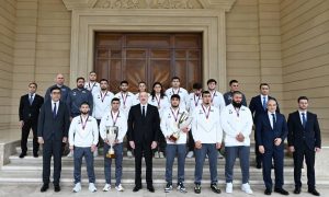 Azərbaycan bayrağının ucaldılması böyük qürur hissi yaradır
