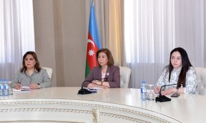 Bahar Muradova Sumqayıtda vətəndaşları qəbul edib